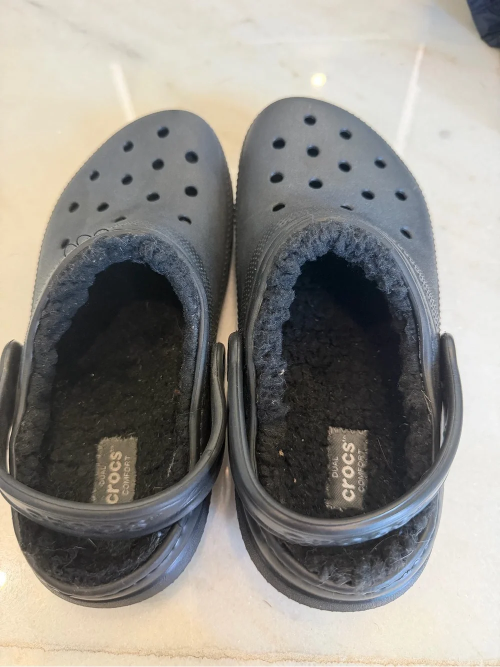 CROCS Kids Black Fleece-Lined Clogs